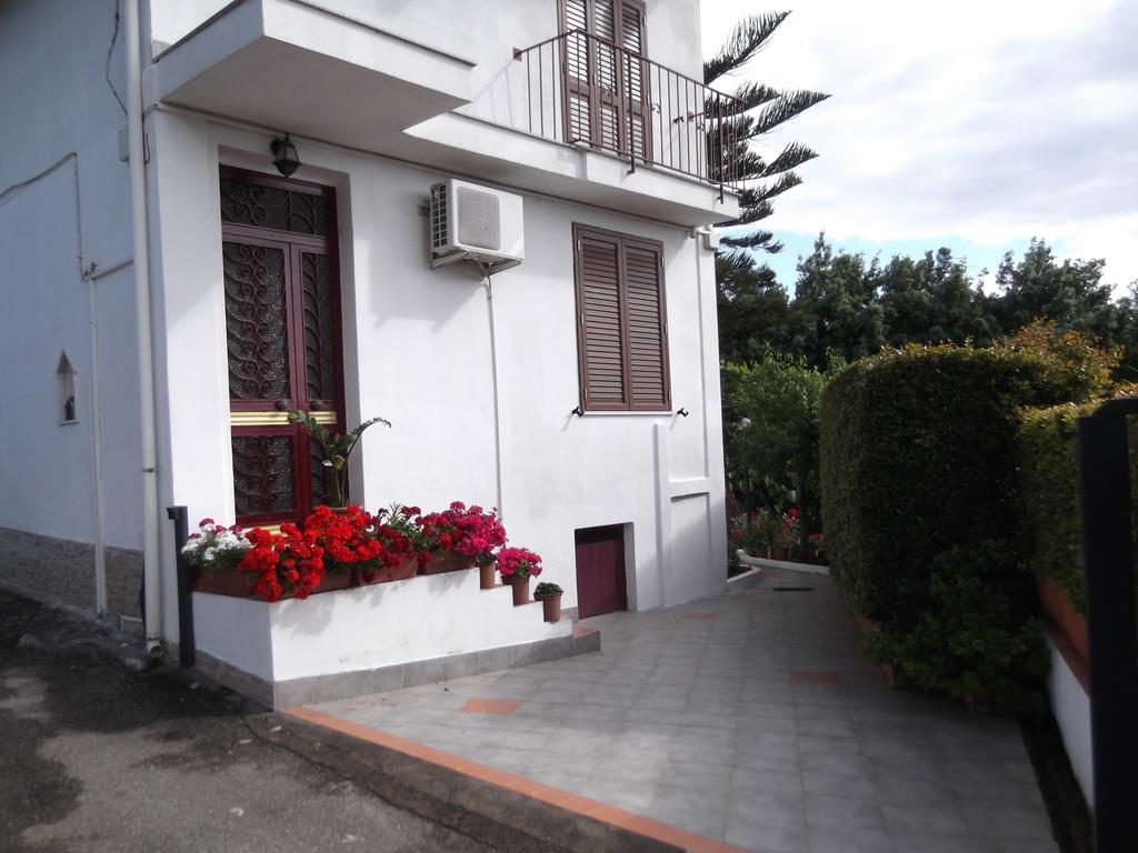 Casavacanzeinsicilia Etna Taormina Villa Piedimonte Etneo Buitenkant foto